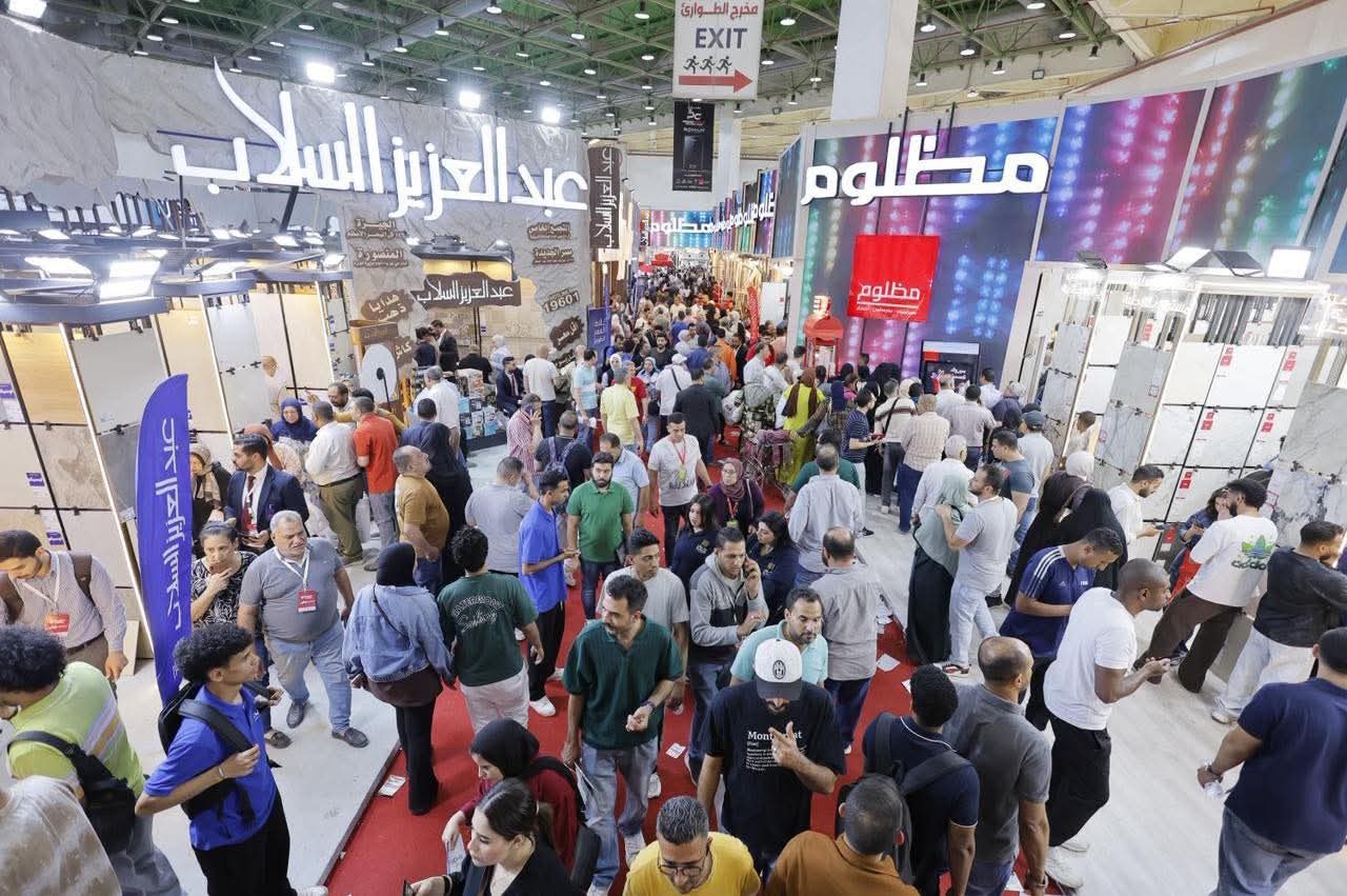 A packed aisle between the Abdel Aziz El-Sallab and Mazloum stands